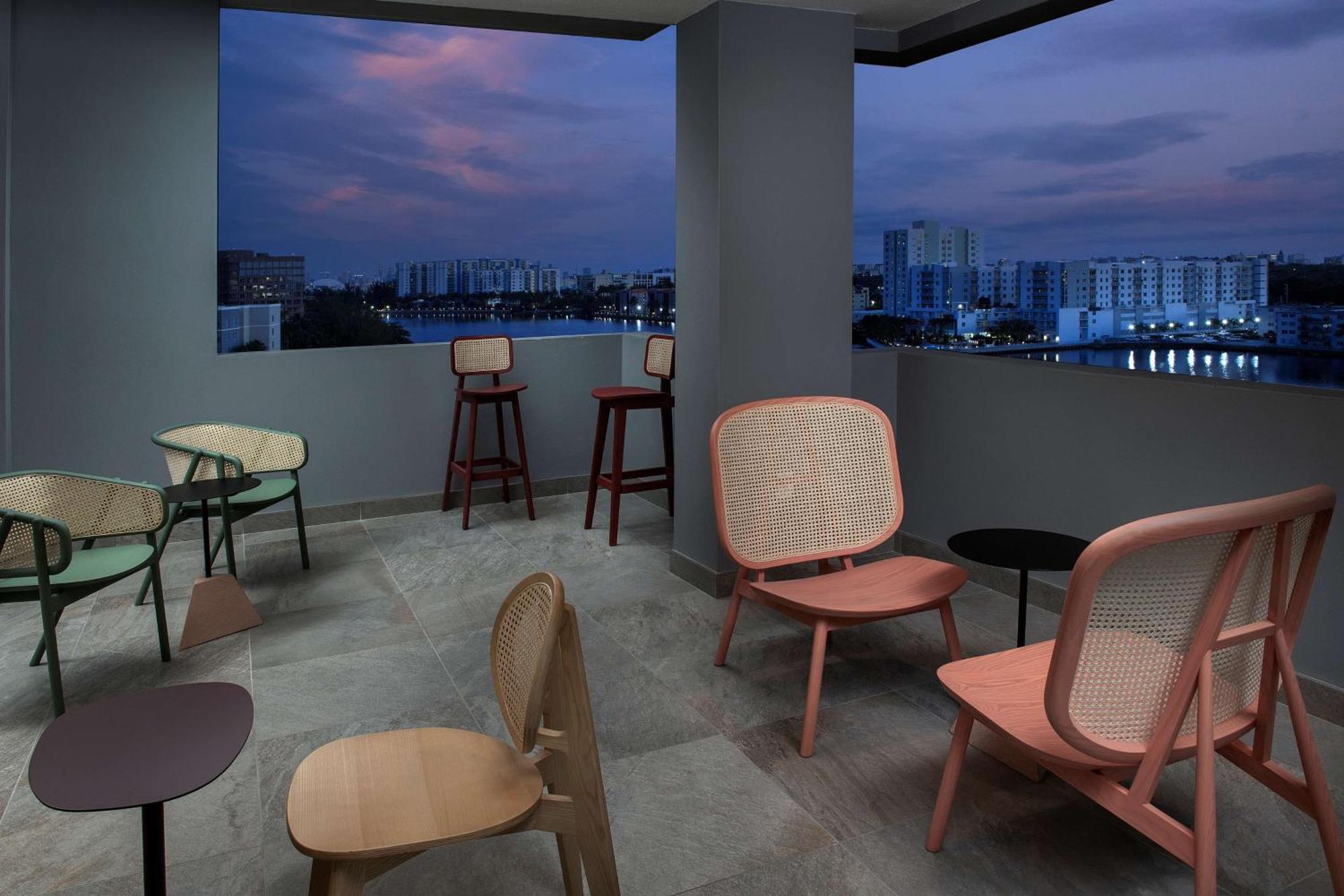 Home2 Suites By Hilton Miami Airport South Blue Lagoon エクステリア 写真